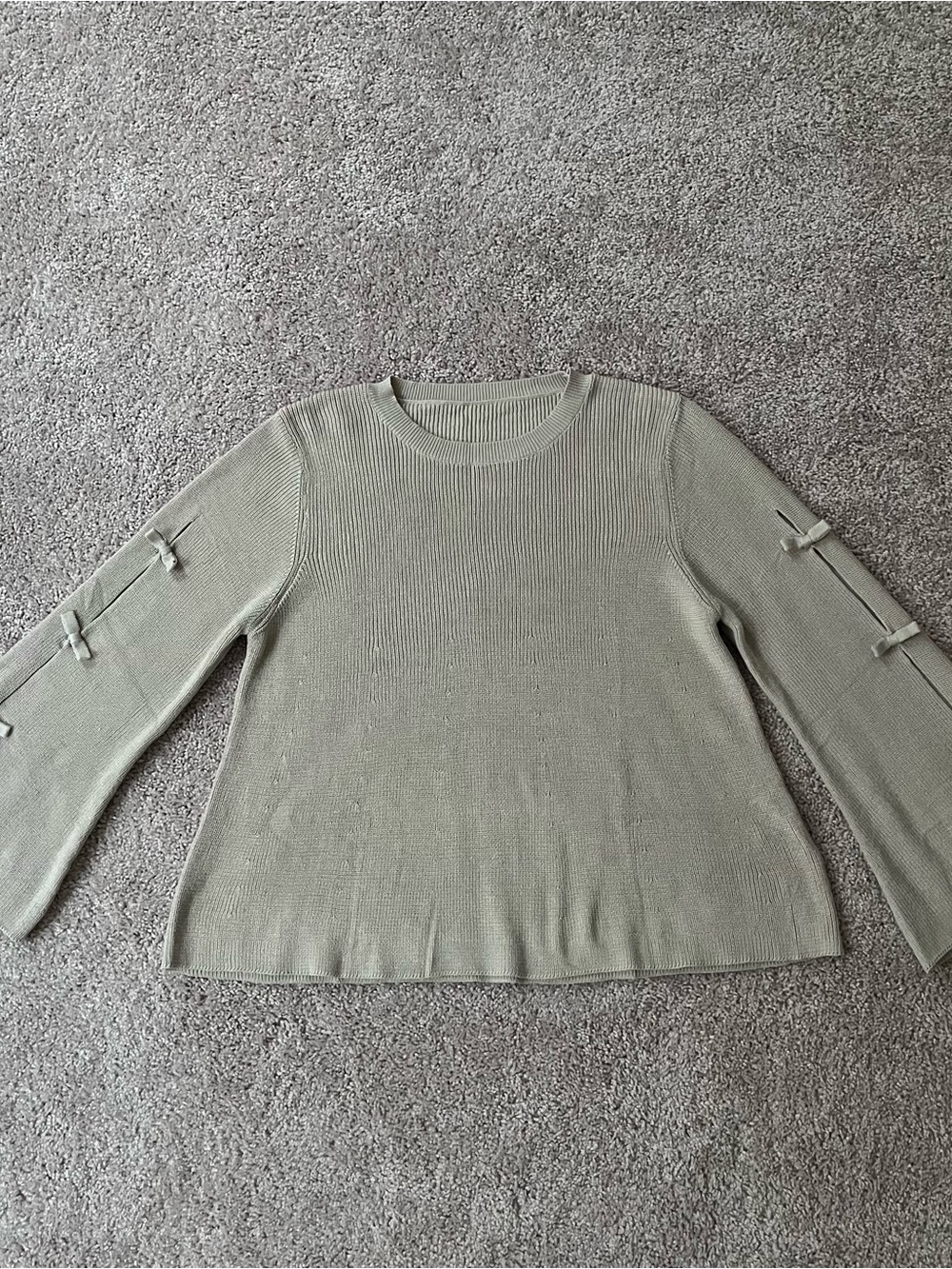 Bow sweater